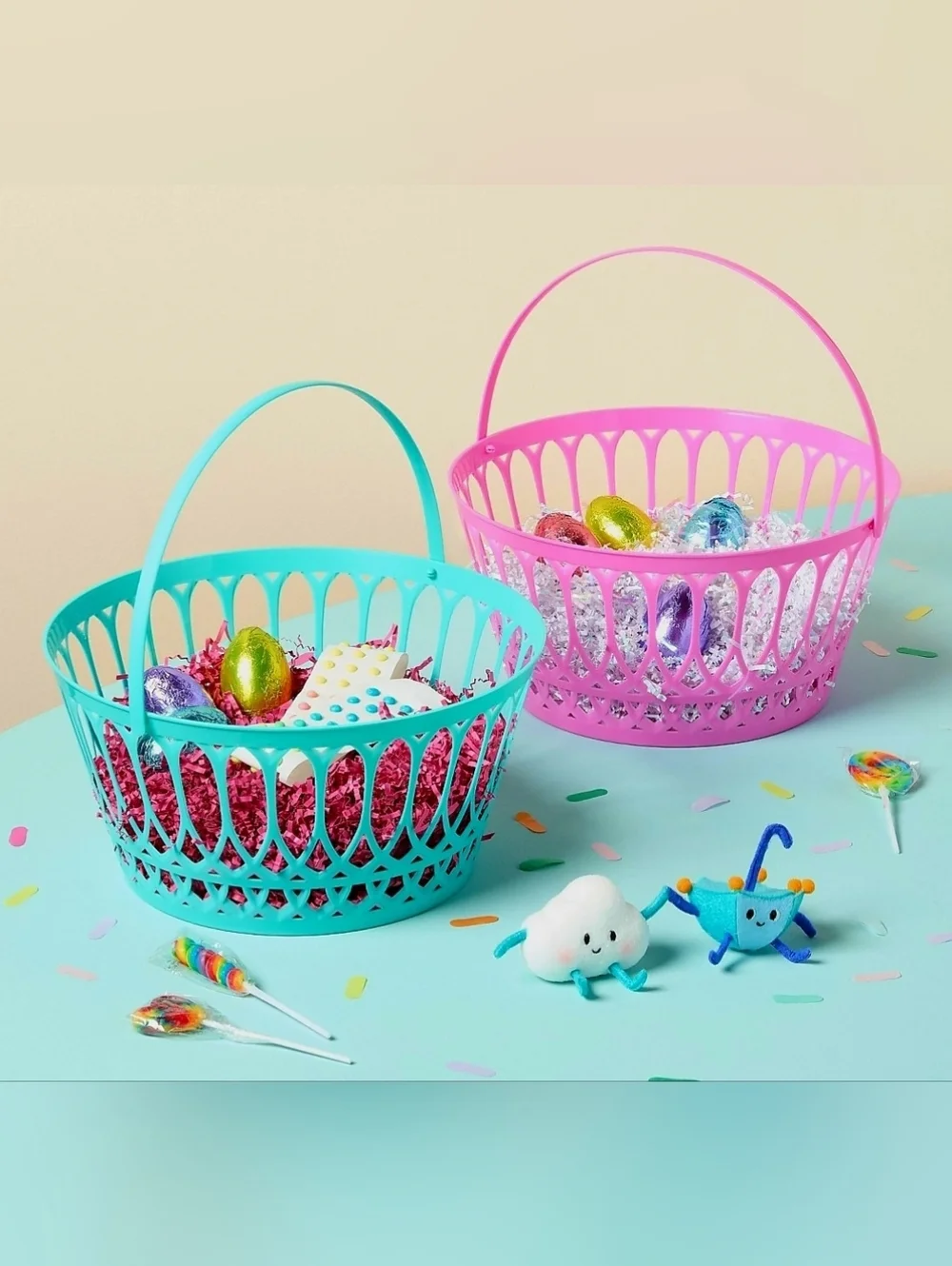 New large Vintage Plastic Easter / mother's day Basket / decorative storage